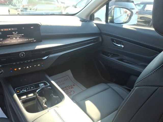 Used 2025 Nissan Murano SV FWD image 12