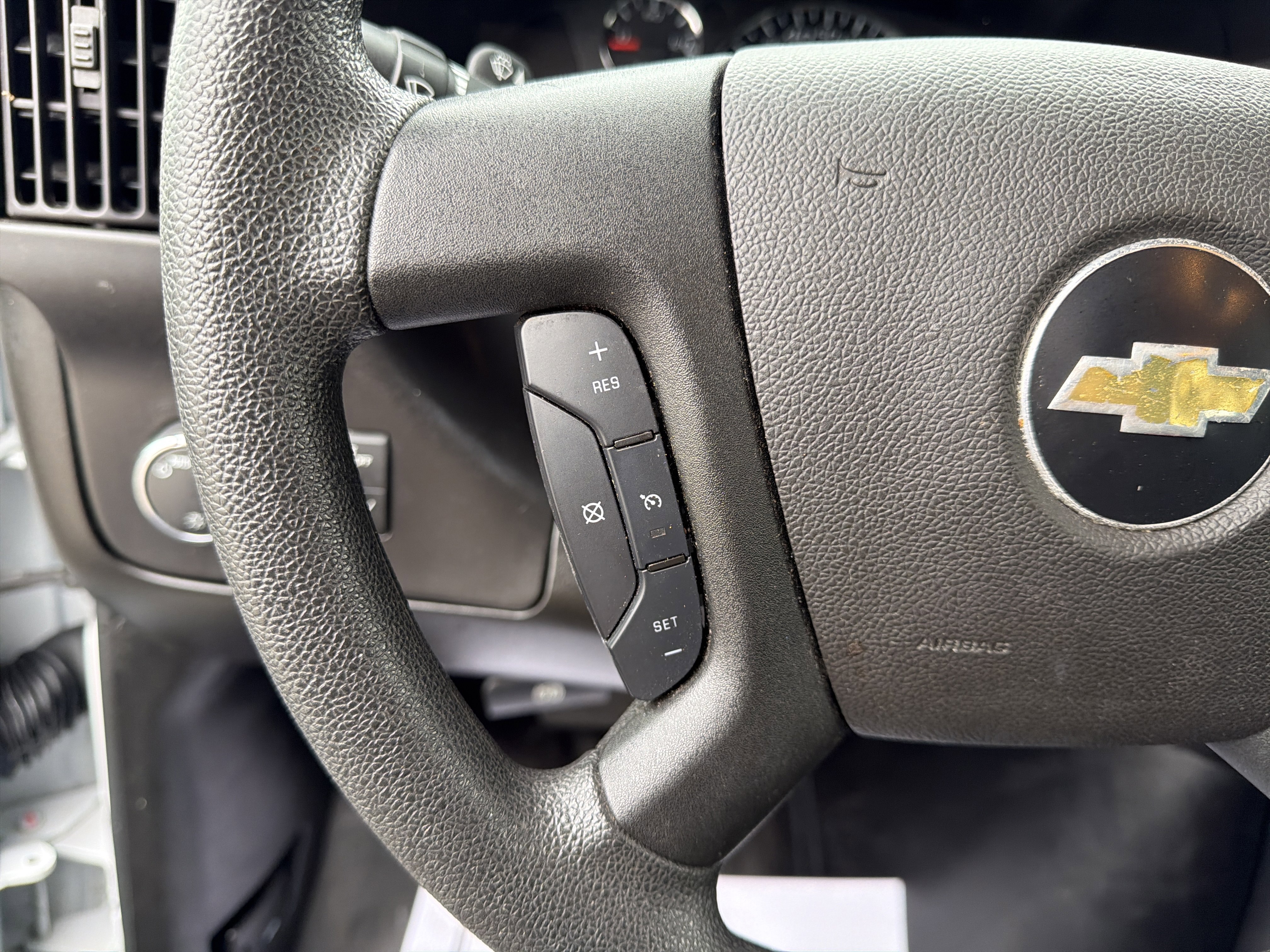 Used 2024 Chevrolet Express 2500 w/ Driver Convenience Package image 17