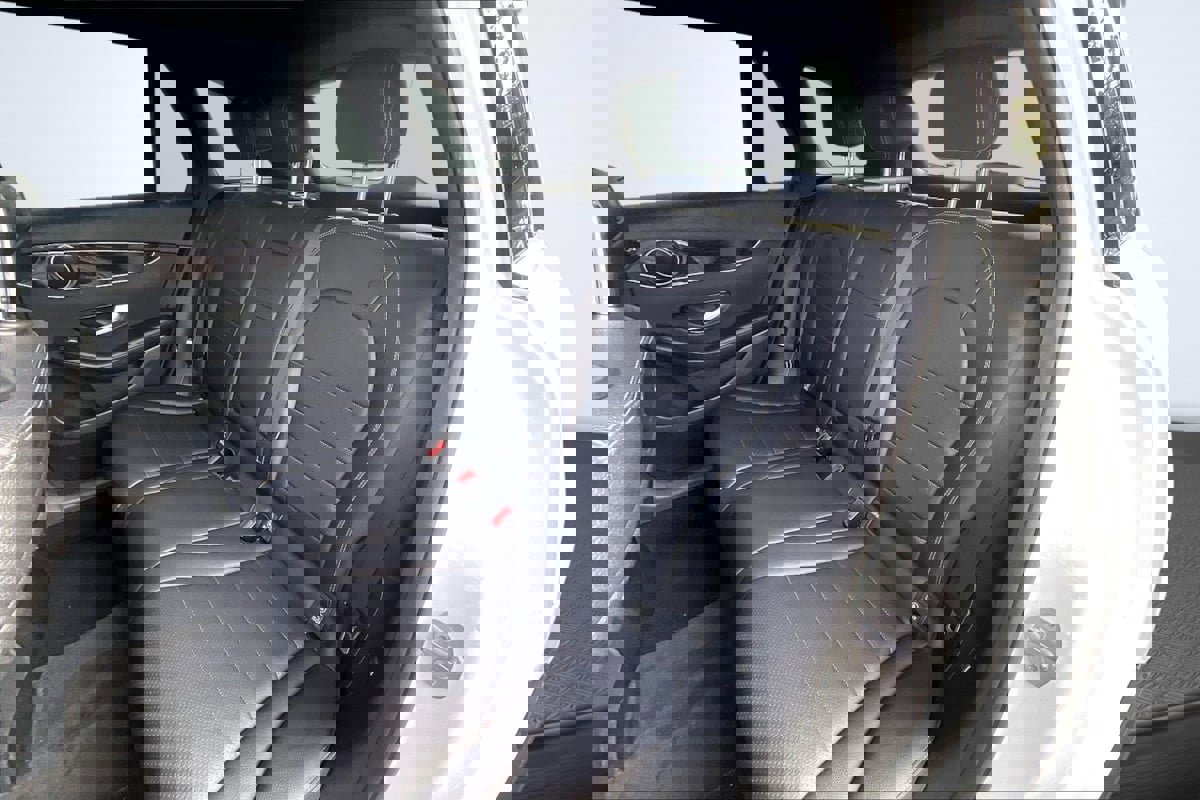 Used 2018 Mercedes-Benz GLC 300 SUV image 26