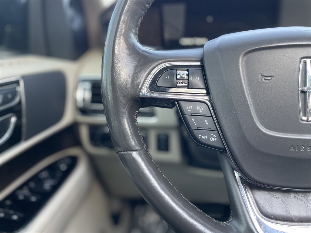 Used 2018 Lincoln Navigator L Select w/ Technology Package RWD image 28