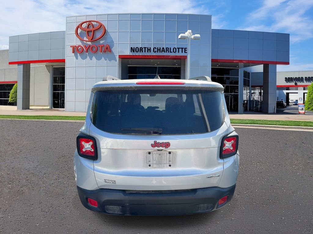 Used 2017 Jeep Renegade Latitude image 7