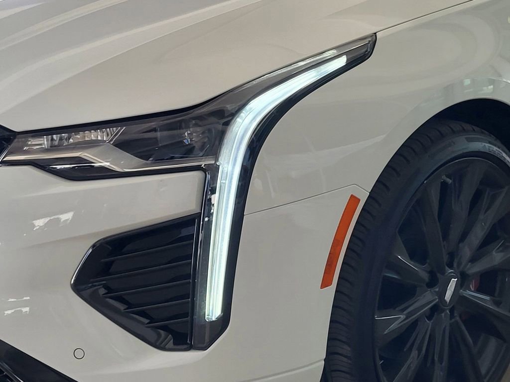 New 2026 Cadillac CT4 V image 5