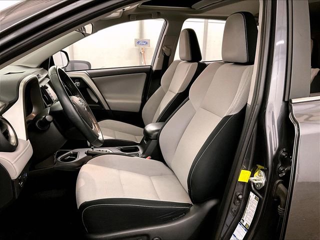 Used 2018 Toyota RAV4 XLE AWD/4WD image 24