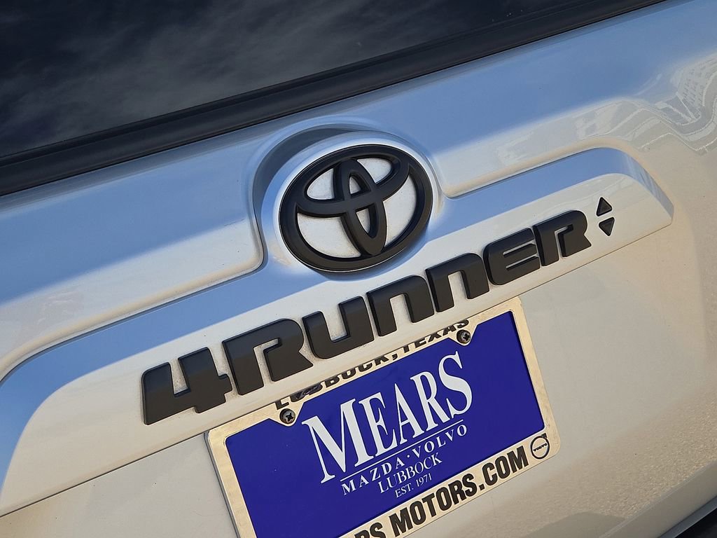 Used 2021 Toyota 4Runner SR5 Premium w/ Moonroof Package AWD/4WD image 12