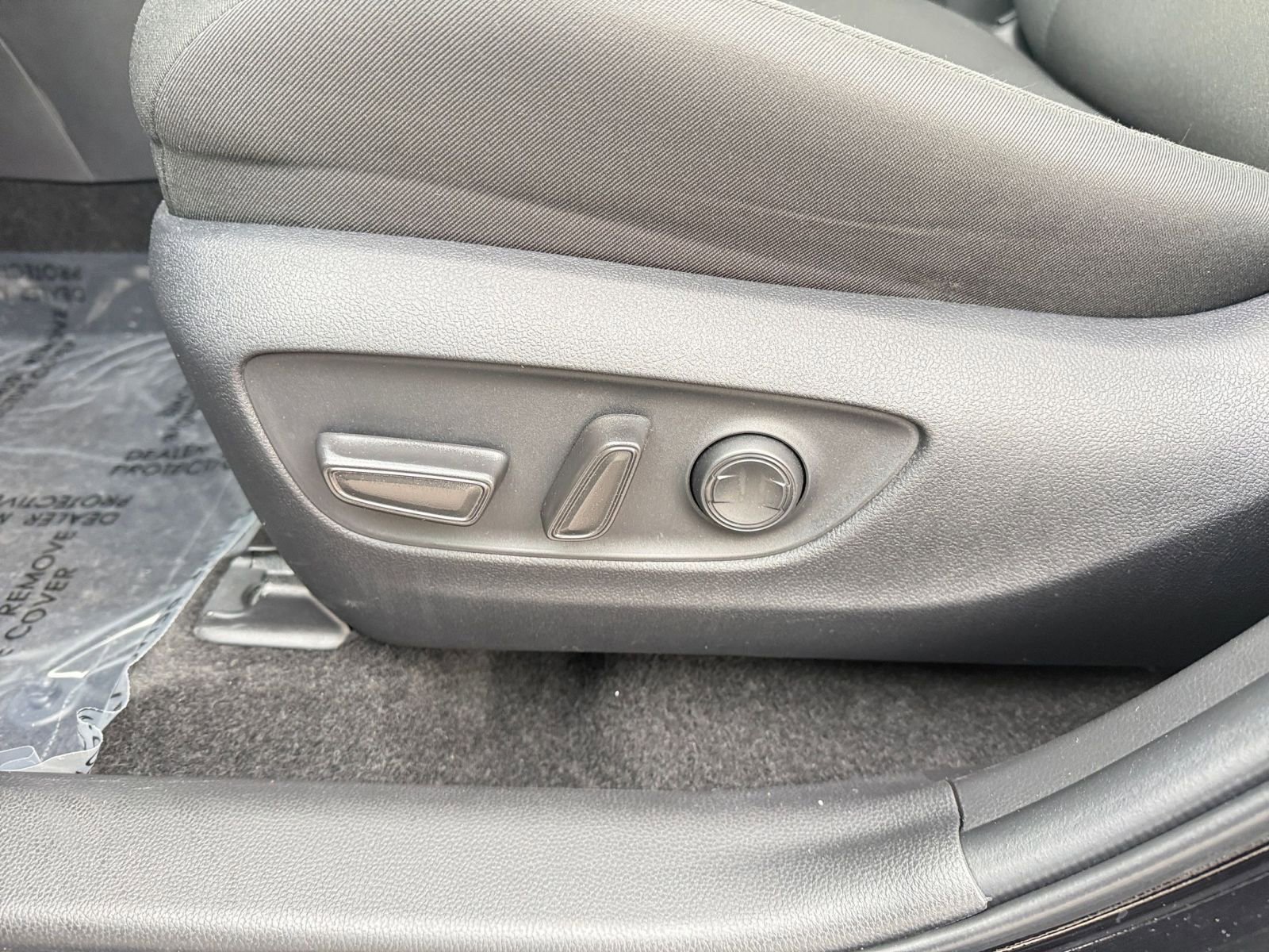 Used 2025 Toyota RAV4 XLE image 23