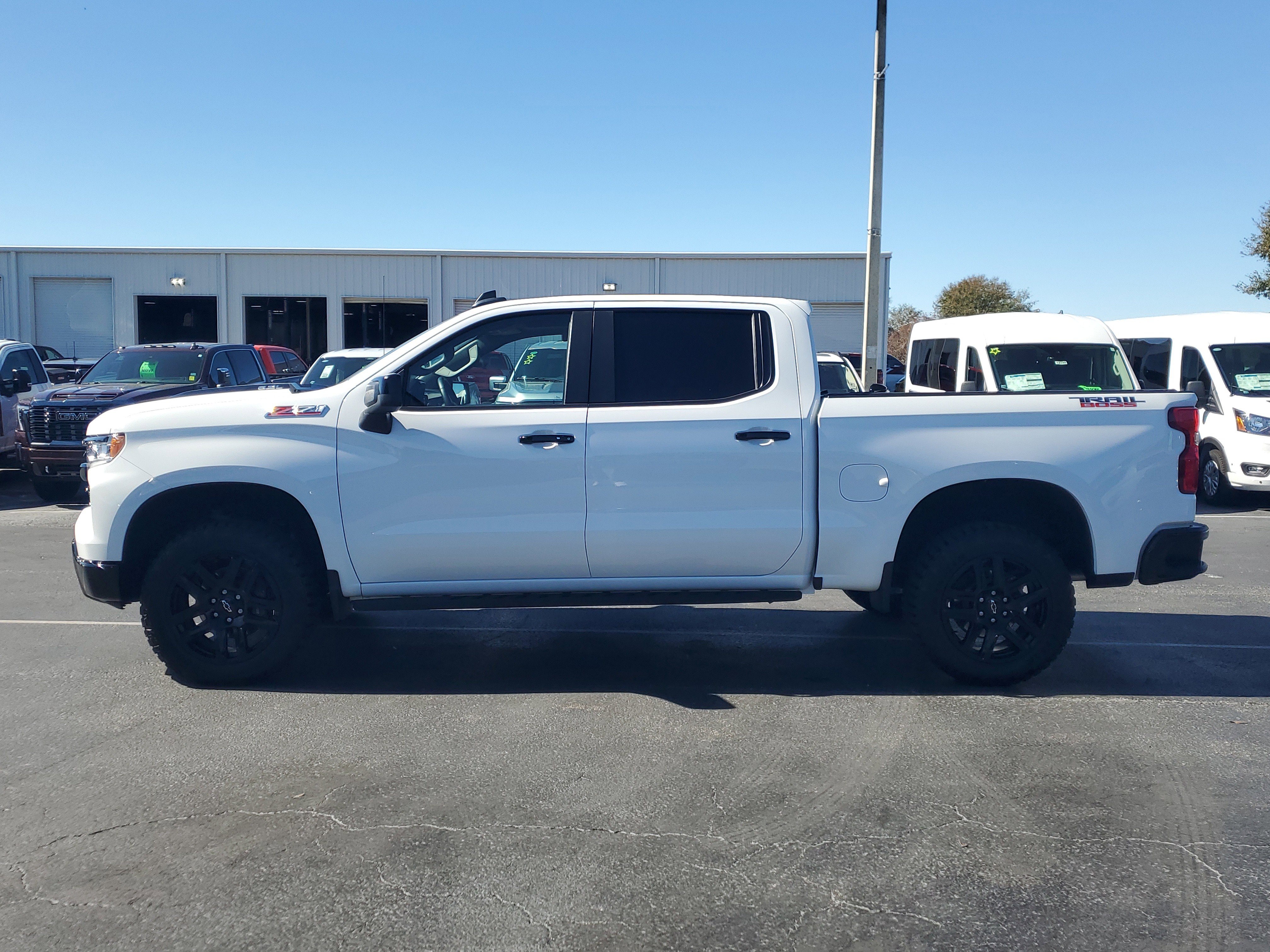 Used 2024 Chevrolet Silverado 1500 LT Trail Boss w/ Convenience Package II image 5