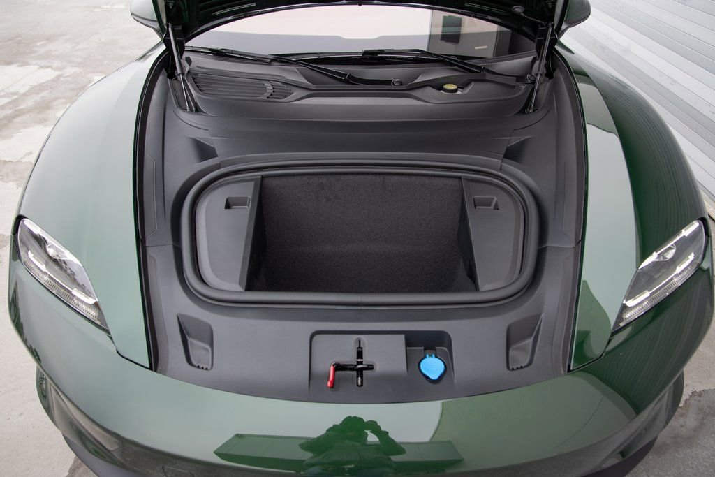 New 2026 Porsche Taycan image 28