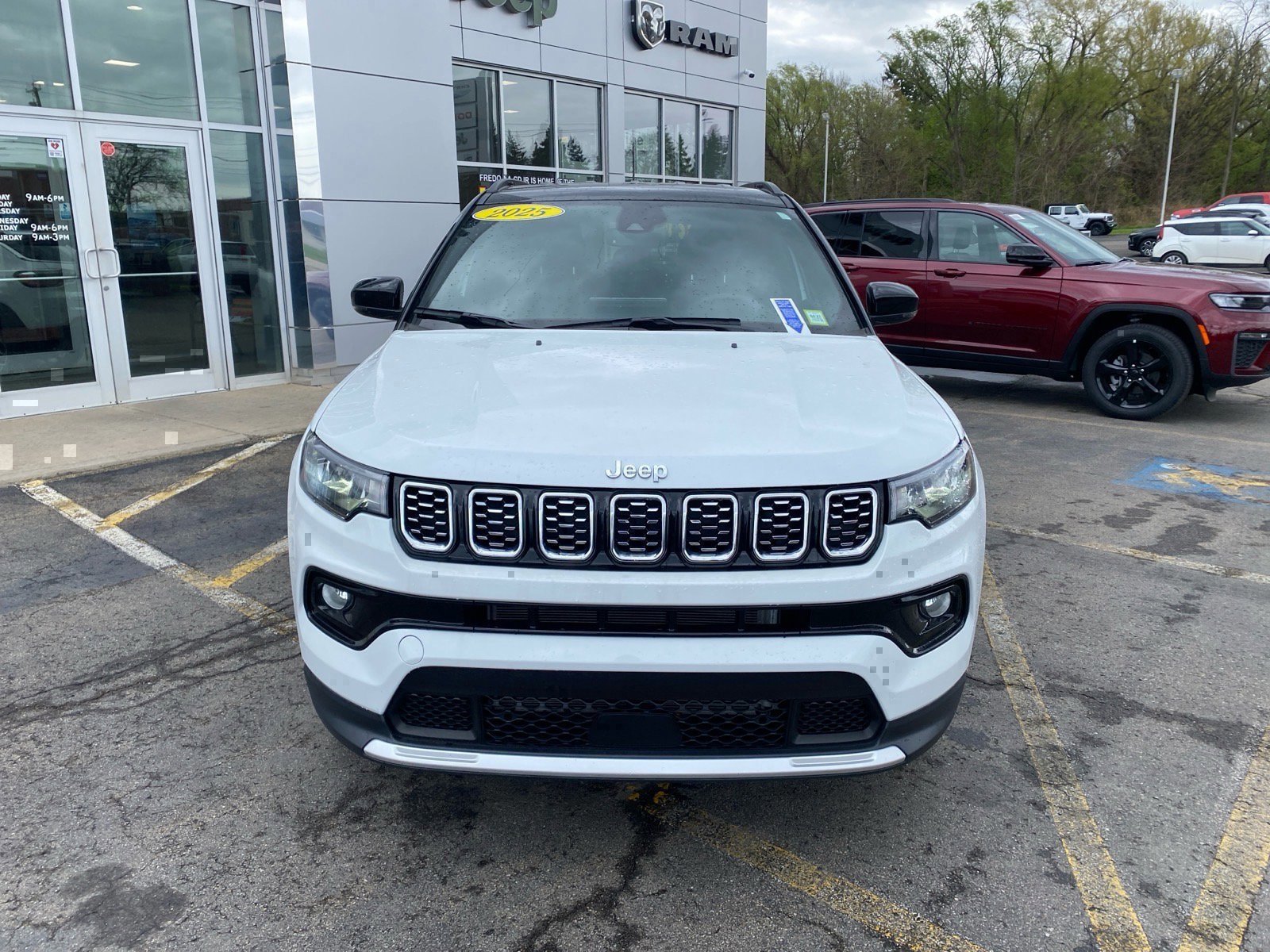 Used 2025 Jeep Compass Limited AWD/4WD image 8