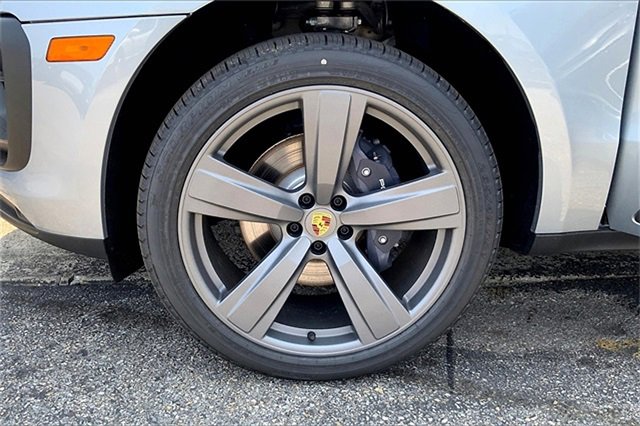 New 2025 Porsche Macan Turbo image 14