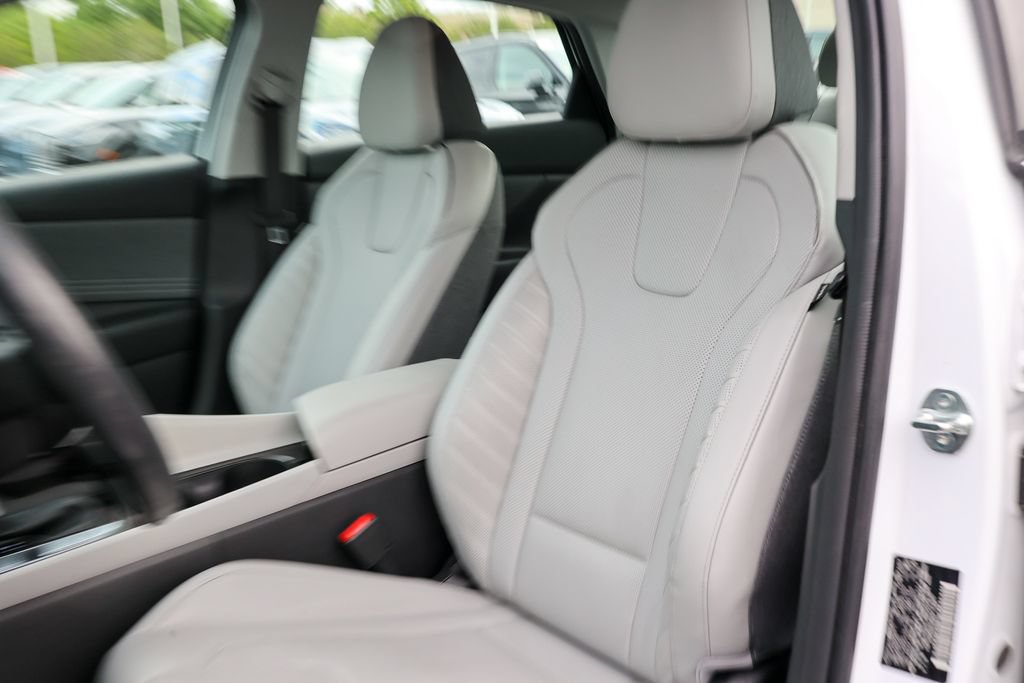 Used 2024 Hyundai Elantra Limited FWD image 34