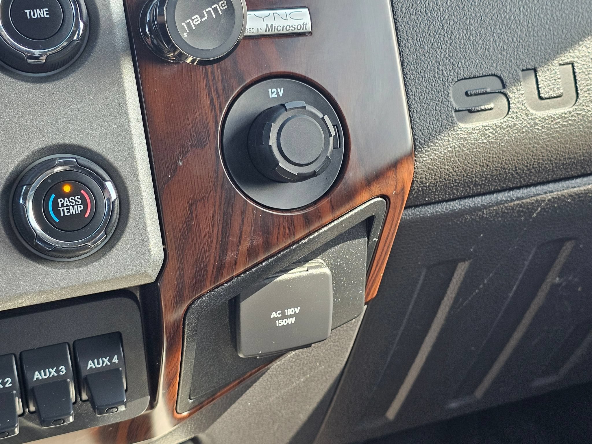 Used 2015 Ford F250 Lariat w/ Lariat Interior Package AWD/4WD image 22