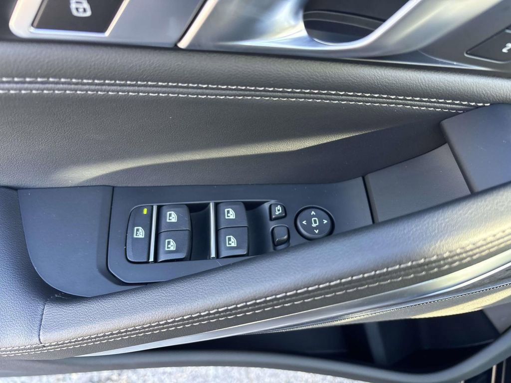 New 2026 BMW X6 xDrive40i w/ Executive Package image 13