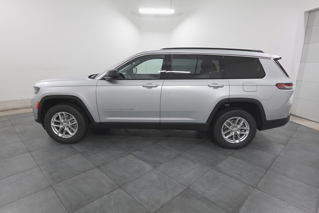 Certified 2025 Jeep Grand Cherokee L Laredo w/ Luxury Tech Group I AWD/4WD image 3