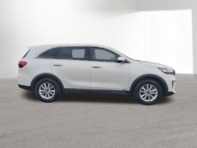 Used 2020 Kia Sorento LX image 10