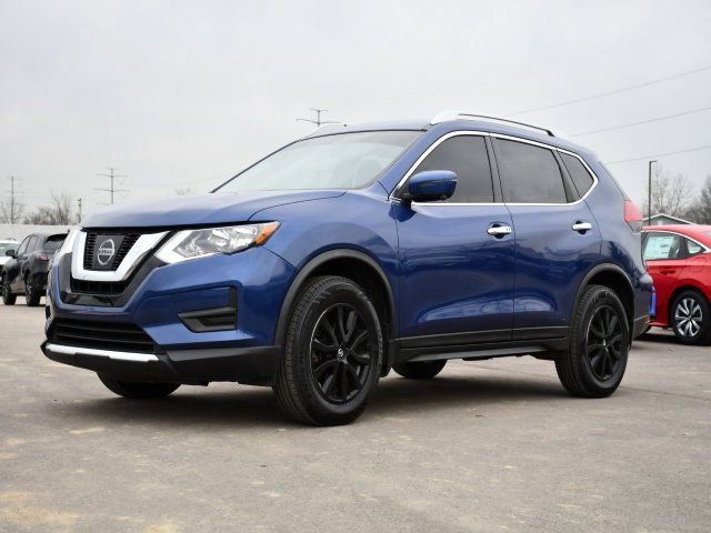 Used 2017 Nissan Rogue SV w/ SV Premium Package image 3
