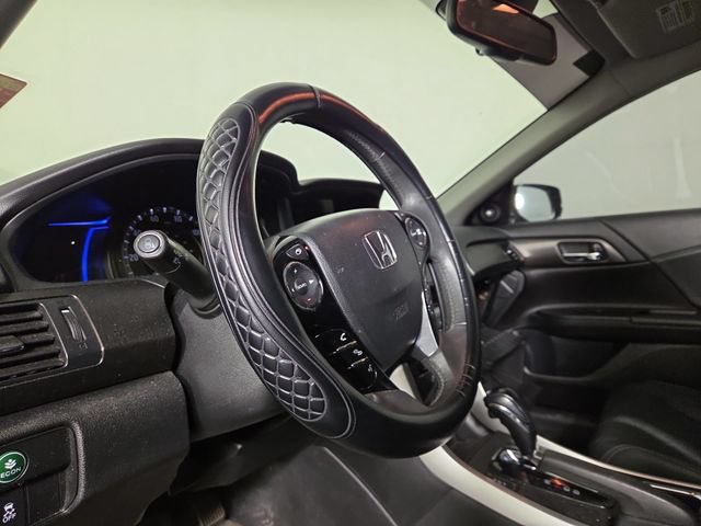 Used 2015 Honda Accord Touring image 13