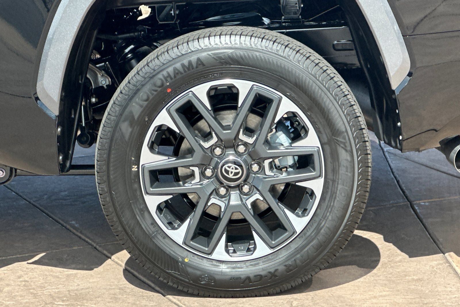 New 2026 Toyota Tundra Limited AWD/4WD image 32