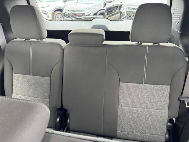 Certified 2025 GMC Acadia Elevation AWD/4WD image 12