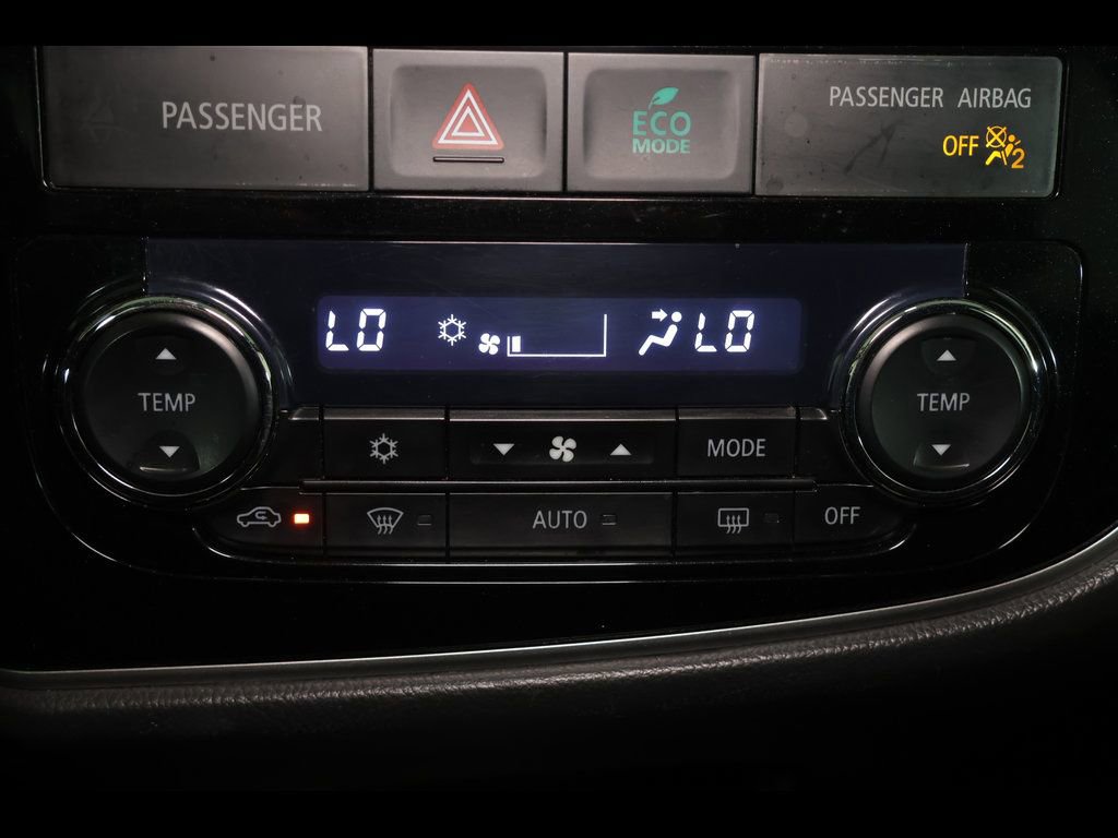 Used 2016 Mitsubishi Outlander SEL AWD/4WD image 20