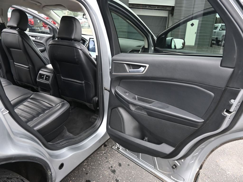 Used 2023 Ford Edge SEL image 15
