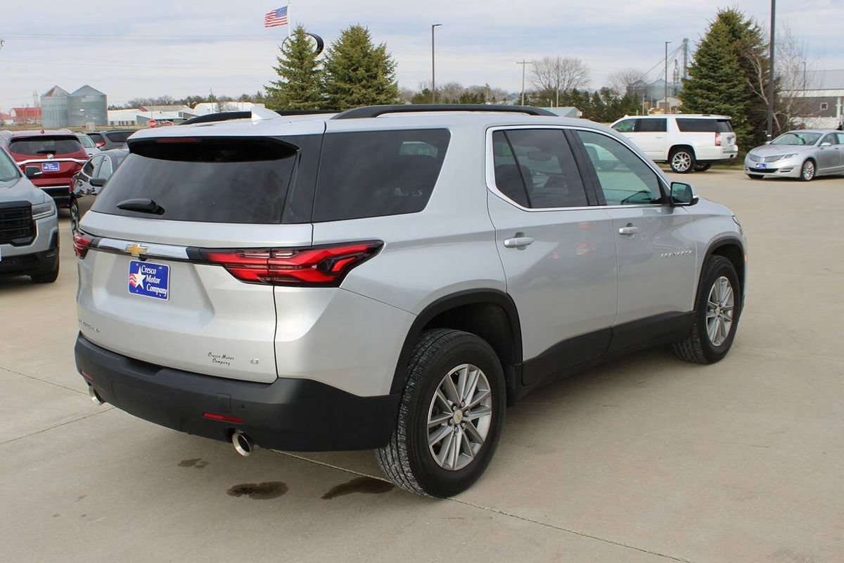 Used 2022 Chevrolet Traverse LT w/ LPO, Floor Liner Package AWD/4WD image 5