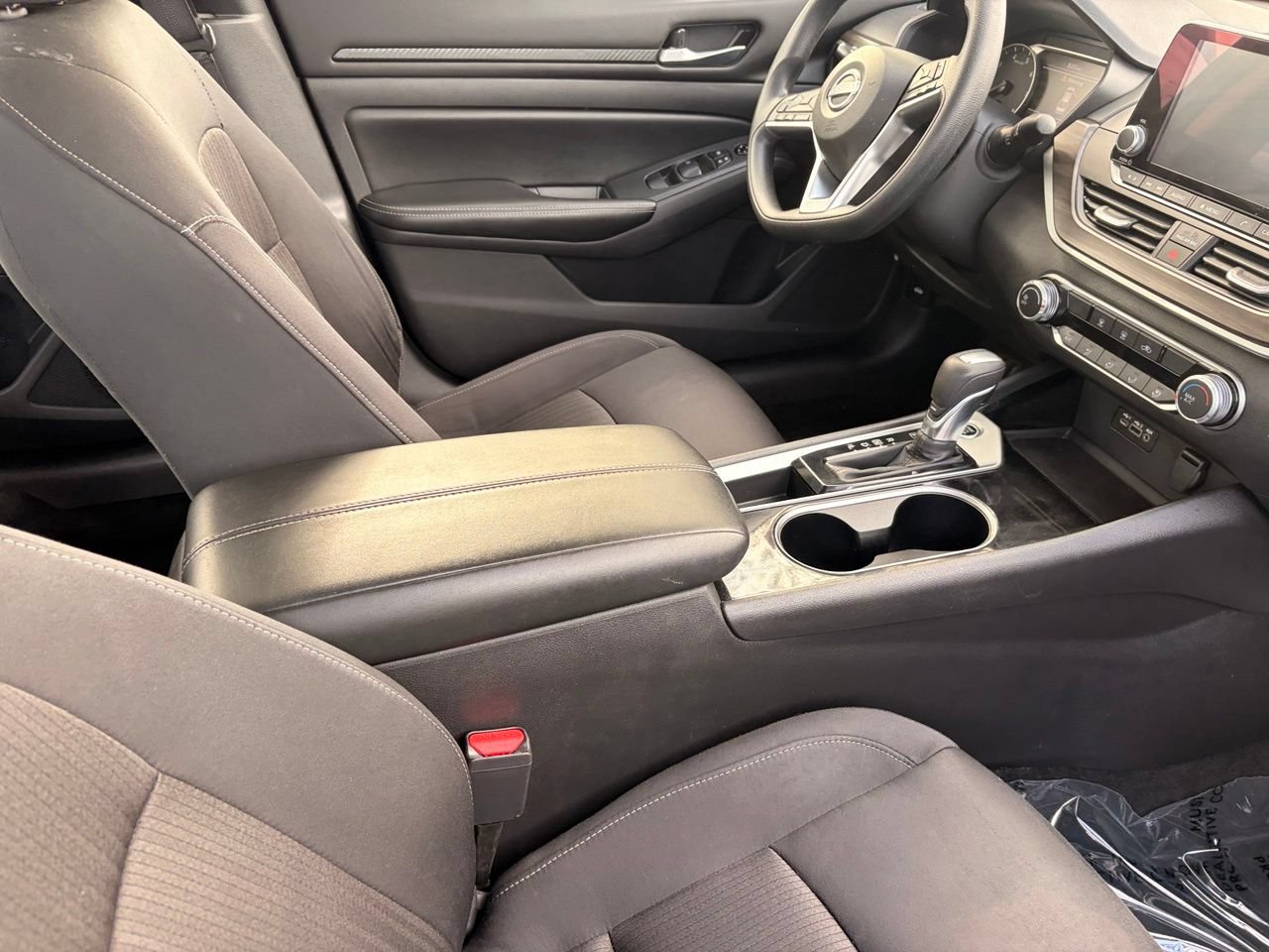 Certified 2024 Nissan Altima 2.5 SV FWD image 11