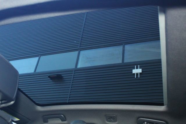 Certified 2025 Porsche Cayenne Coupe image 25