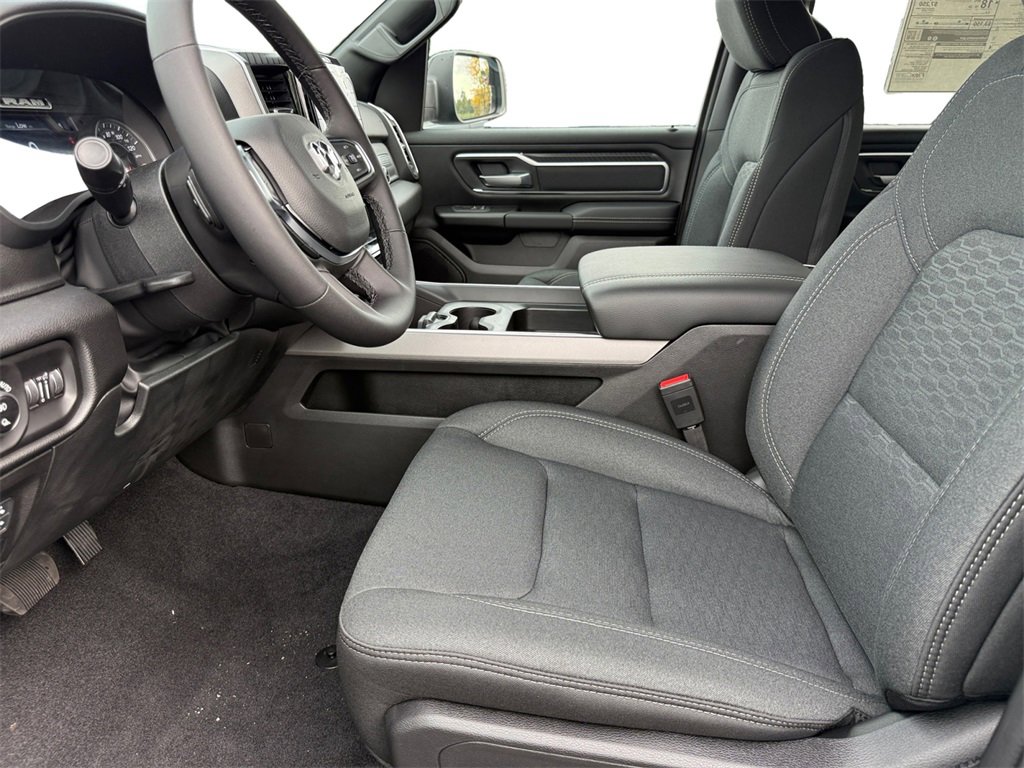 New 2026 RAM 1500 4x4 Crew Cab image 9
