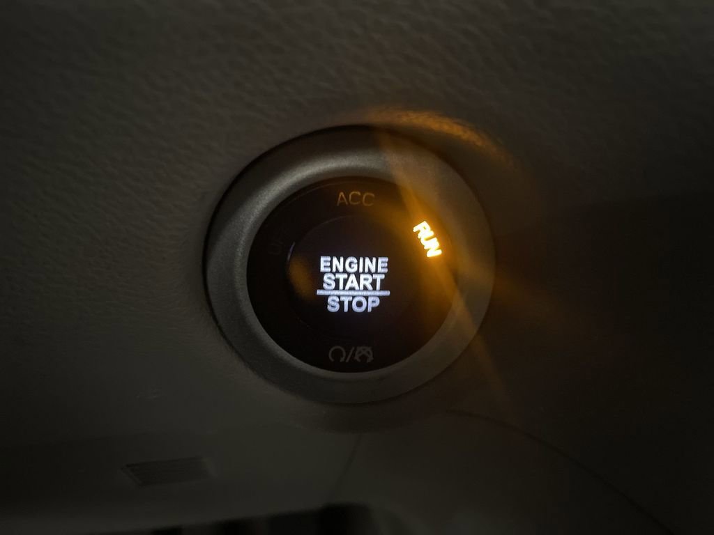 Used 2020 Chrysler Pacifica Touring w/ Advanced Safetytec Group FWD image 11