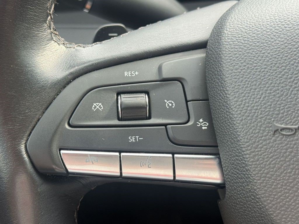 Certified 2025 Cadillac XT4 Premium Luxury FWD image 23
