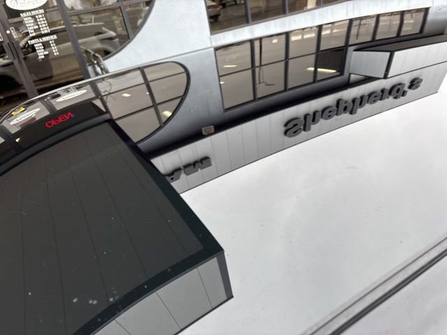 Used 2022 Land Rover Range Rover Evoque R-Dynamic SE image 4