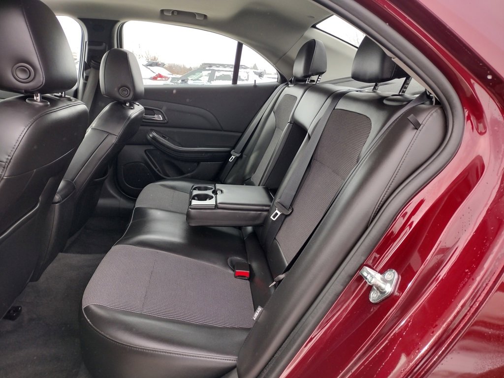 Used 2015 Chevrolet Malibu LT image 9