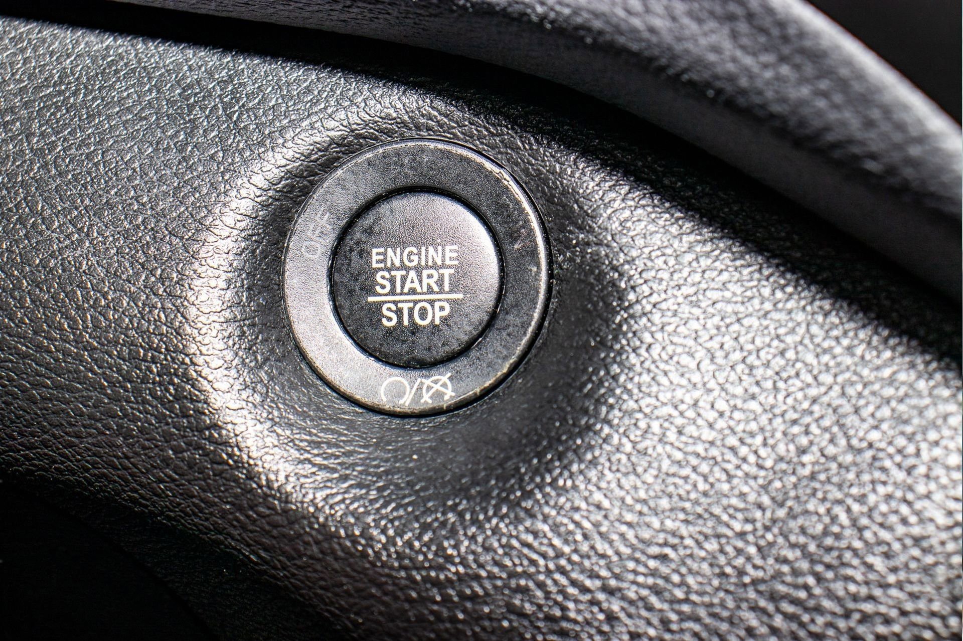 Used 2019 Jeep Cherokee High Altitude image 32