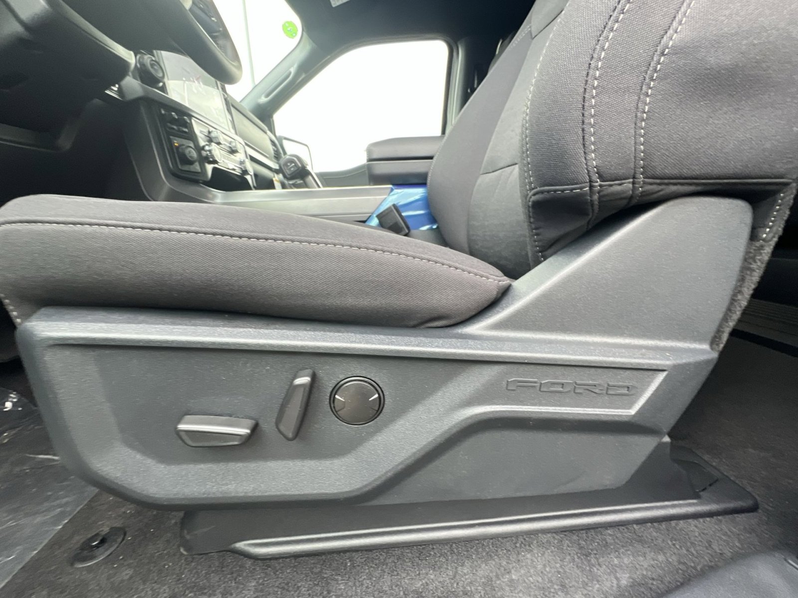 New 2026 Ford F150 XLT w/ Equipment Group 302A MID image 14