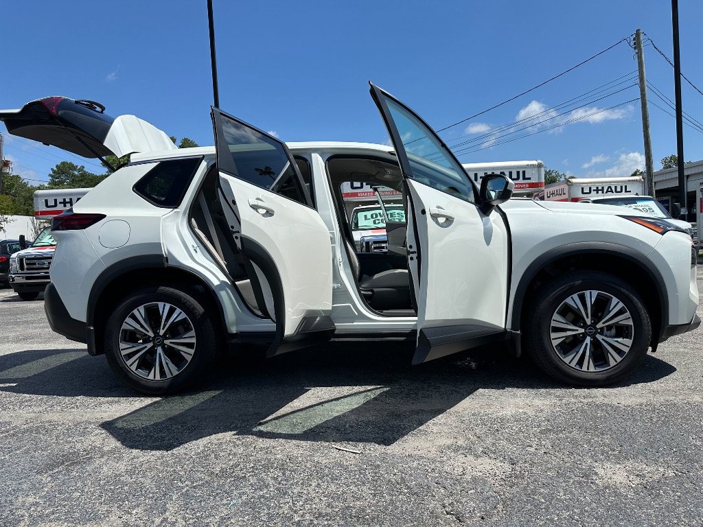 Used 2023 Nissan Rogue SV AWD/4WD image 2