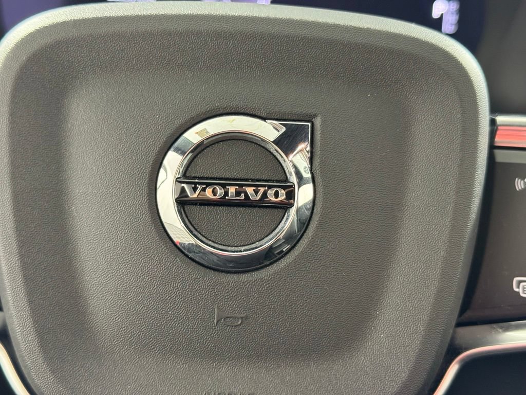 Certified 2023 Volvo C40 Recharge Core w/ Protection Package Premier AWD/4WD image 27