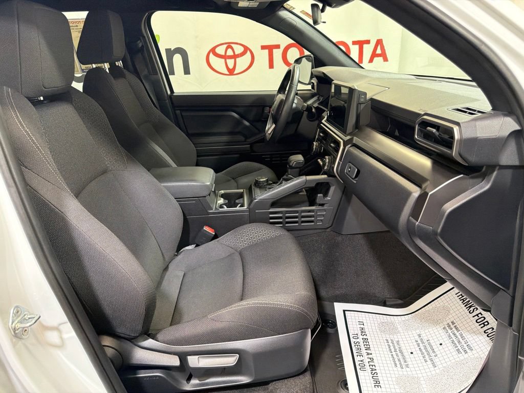 Used 2025 Toyota 4Runner SR5 AWD/4WD image 12