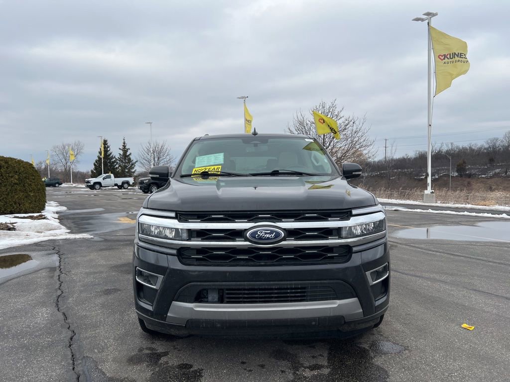 Used 2024 Ford Expedition Limited image 2