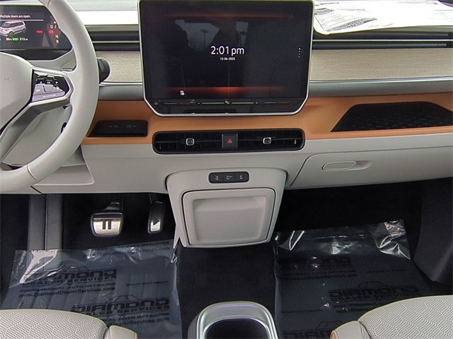 New 2025 Volkswagen ID. Buzz 1st Edition image 15