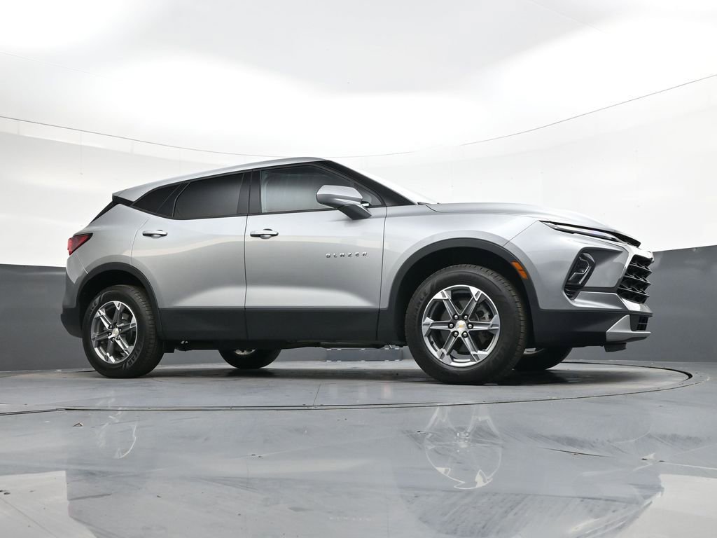 Used 2023 Chevrolet Blazer LT w/ Driver Confidence Package image 25