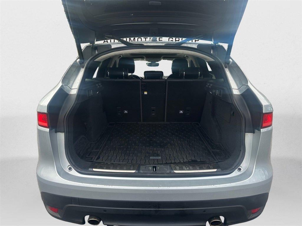 Used 2020 Jaguar F-PACE Prestige image 13