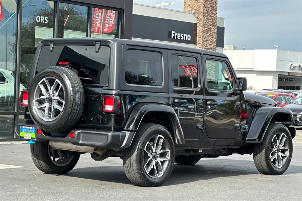 Used 2024 Jeep Wrangler Unlimited image 6