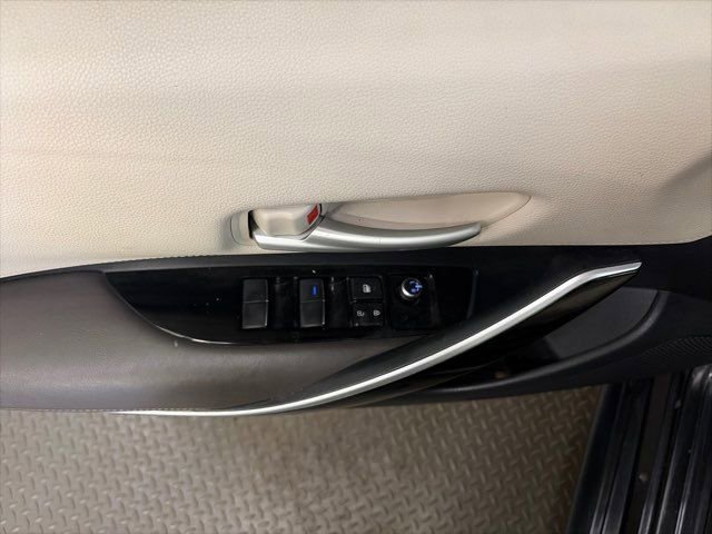 Used 2020 Toyota Corolla XLE FWD image 15