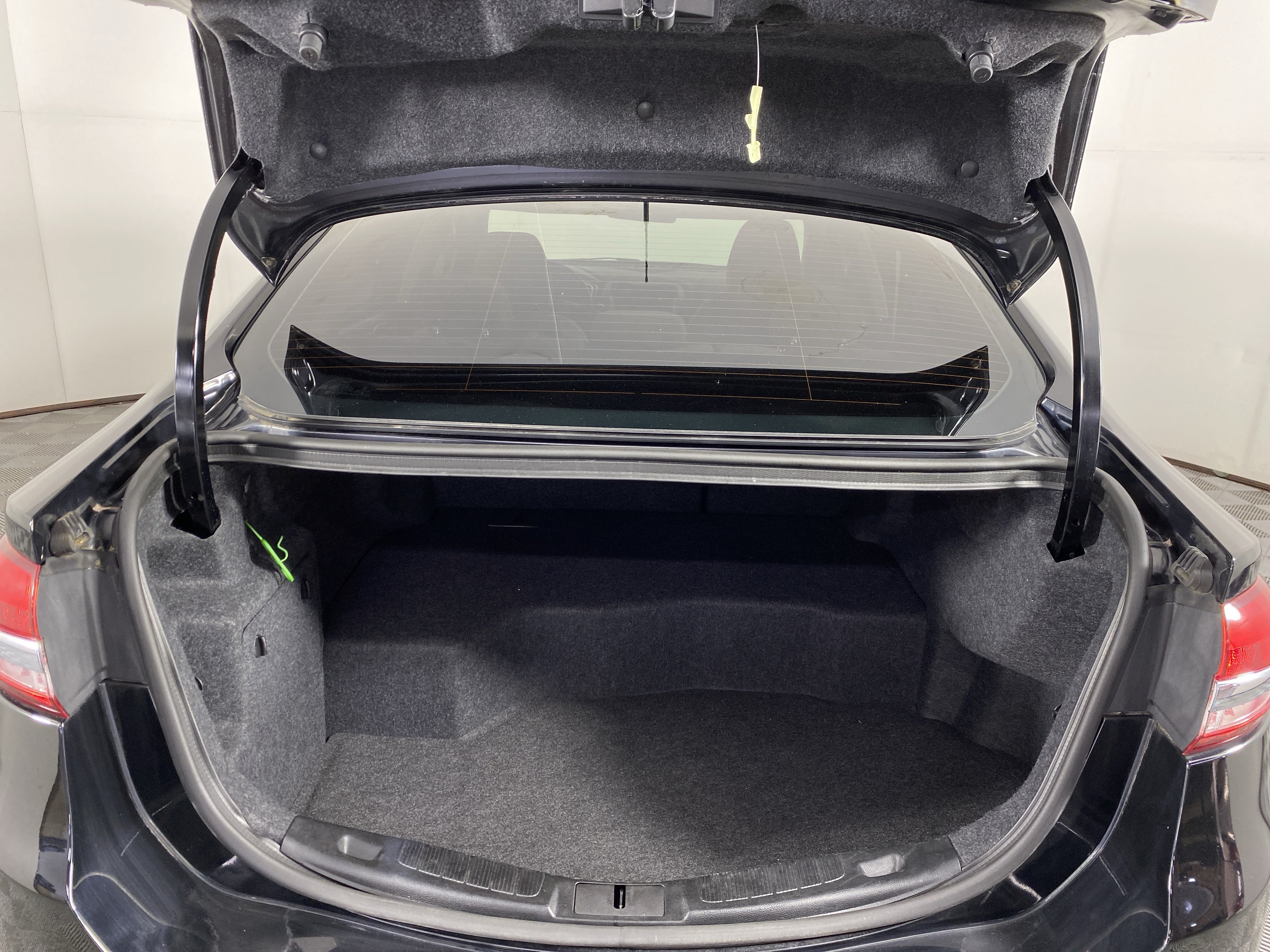 Used 2018 Ford Fusion S FWD image 31