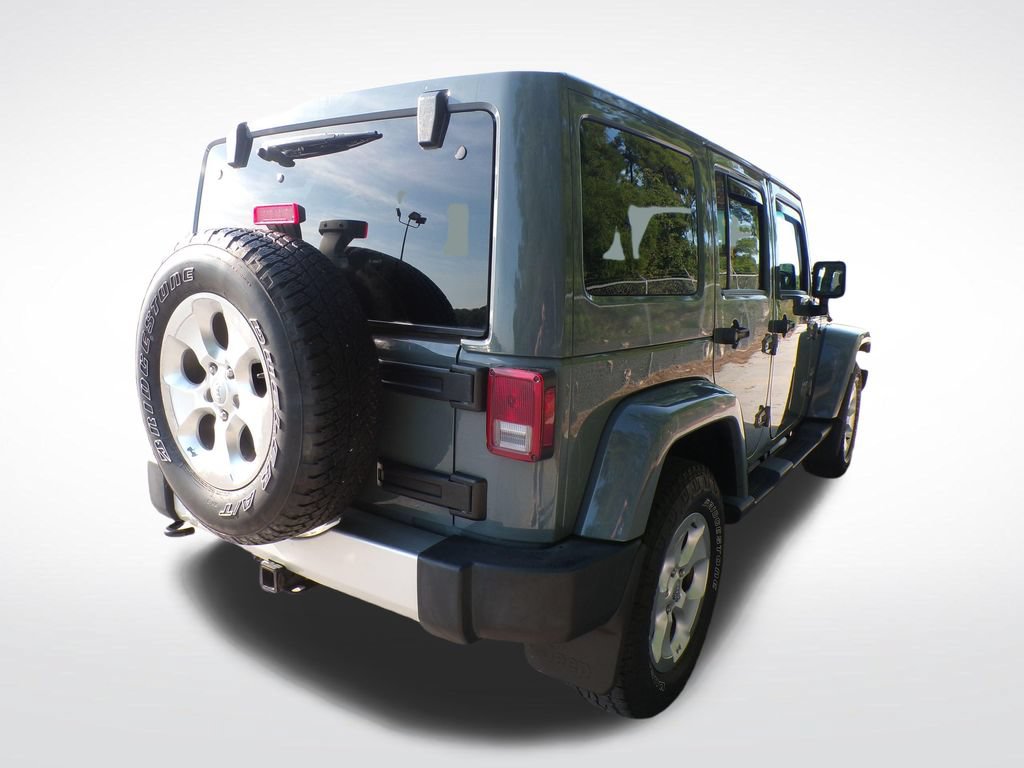 Used 2015 Jeep Wrangler Unlimited Sahara w/ Connectivity Group AWD/4WD image 6