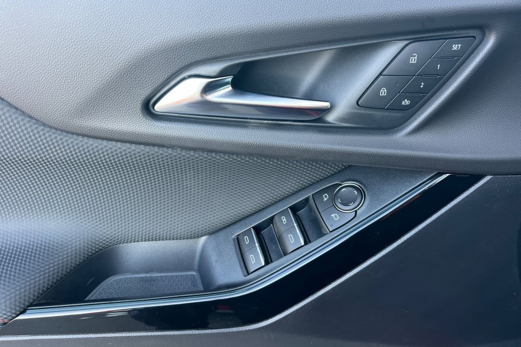 New 2026 Chevrolet Equinox RS w/ Convenience Package III image 8