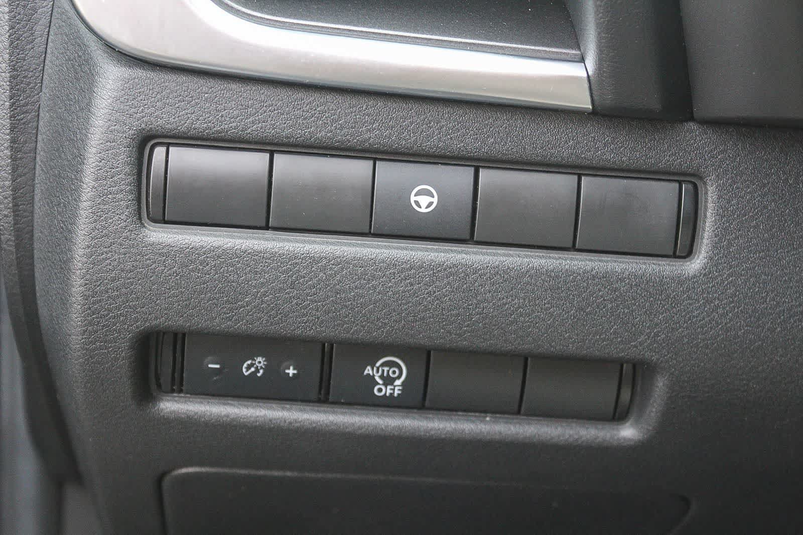 Used 2023 Nissan Rogue SV FWD image 28