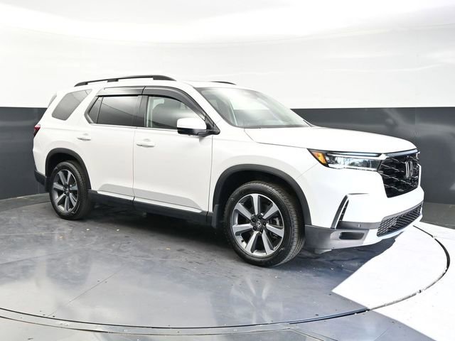 Used 2025 Honda Pilot Elite image 3