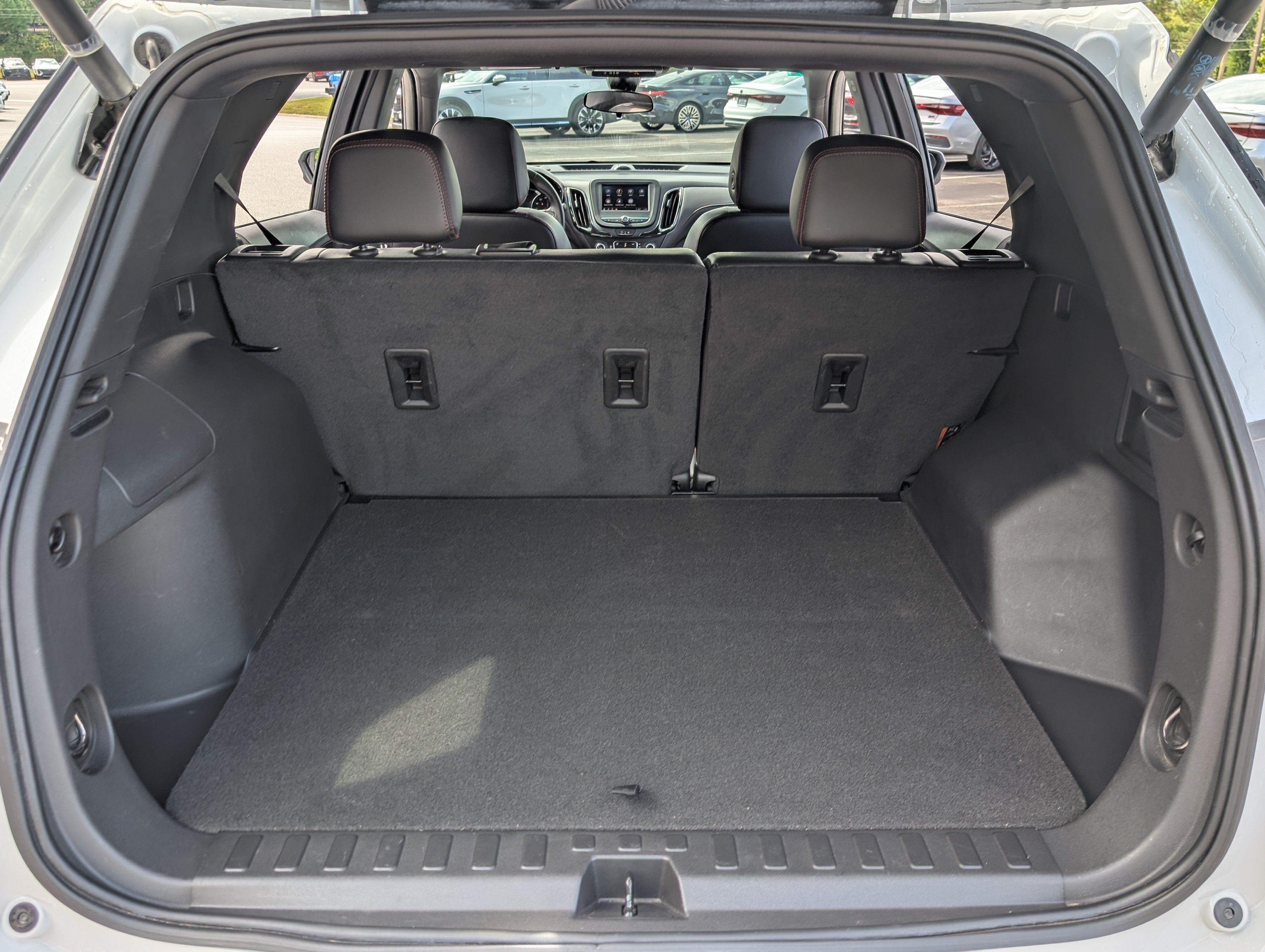 Used 2023 Chevrolet Equinox RS FWD image 18