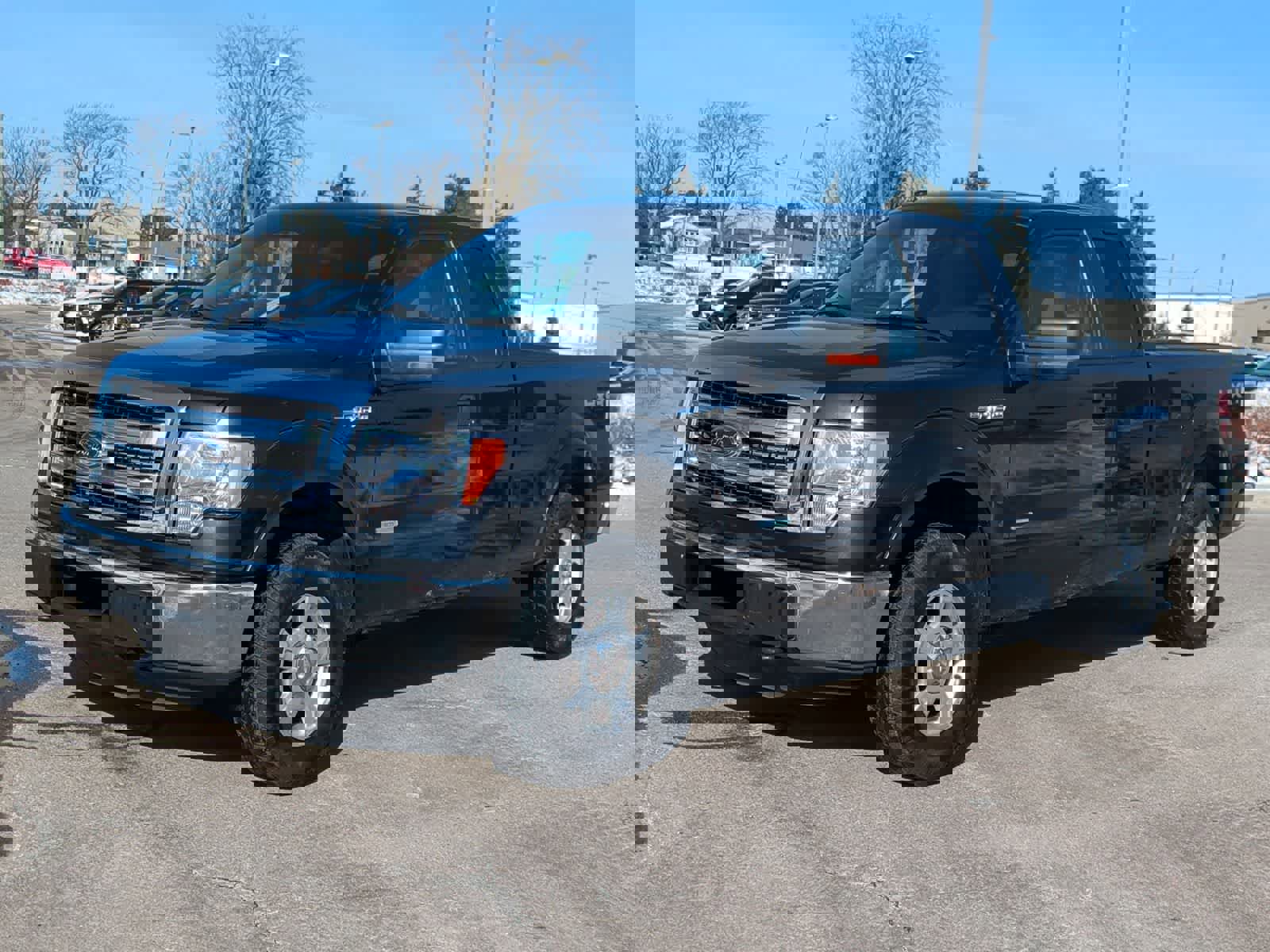 Used 2013 Ford F150 XLT w/ Mid Equipment Group image 4